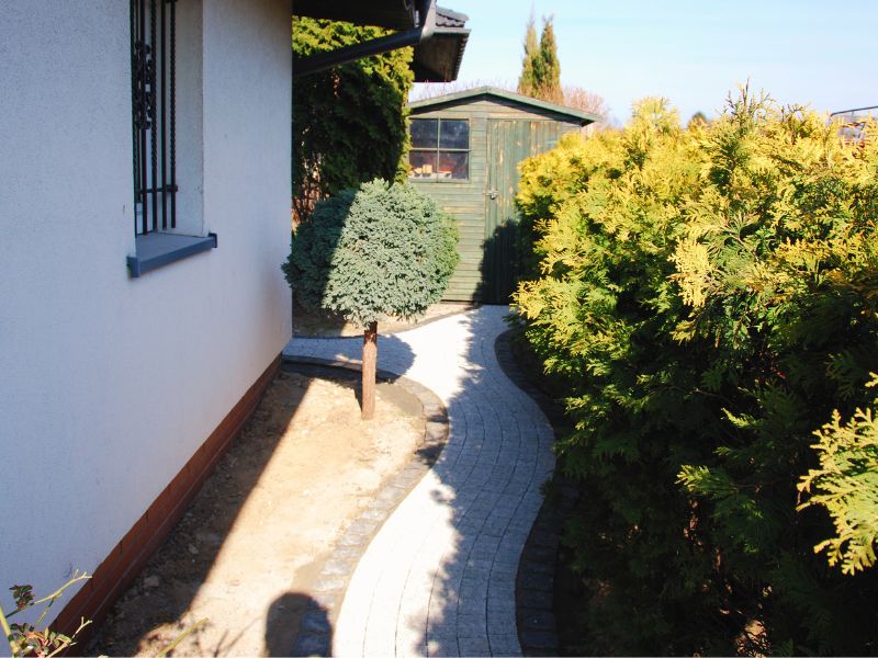 alejka w ogrodzie chodnik bruk brukarz Wodzisław